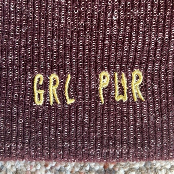 |4 for $20| 🤍 aerie - Burgundy Heathered "GRL PWR" Tuque - Picture 3 of 7